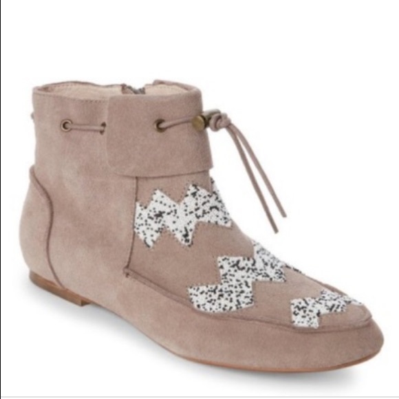 House of Harlow 1960 Shoes - NWOT House of Harlow Moccasin Beaded Suede Bootie